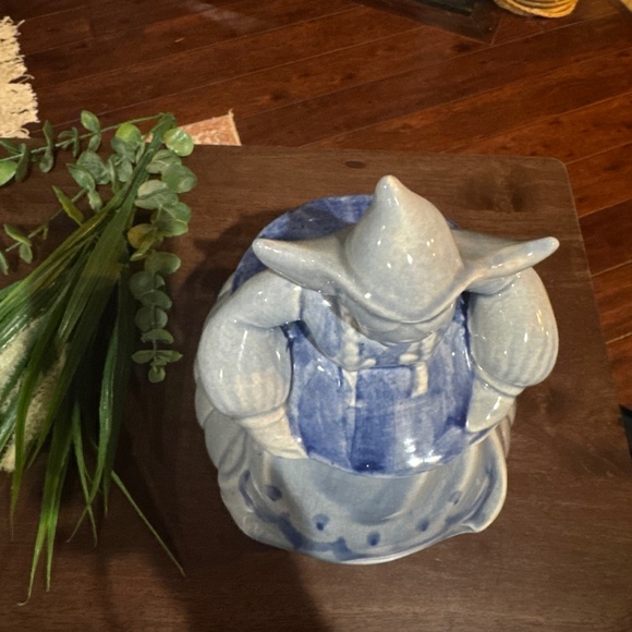 Vintage Red Wing Dutch Girl Blue Katrina 1940s Cookie Jar Hand Painted - Picture 2 of 11